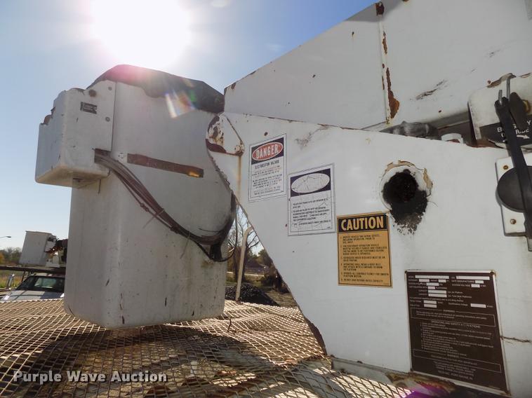 image for item DB8515 1997 GMC C7500 bucket truck