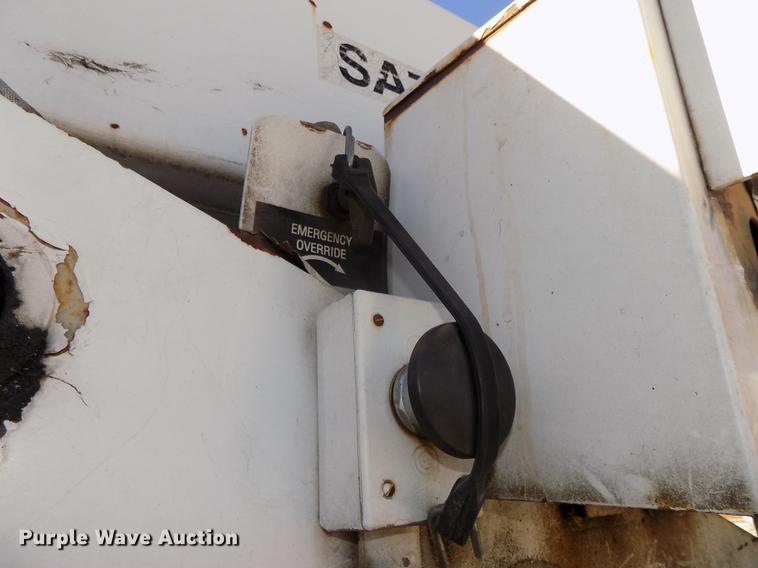 image for item DB8515 1997 GMC C7500 bucket truck