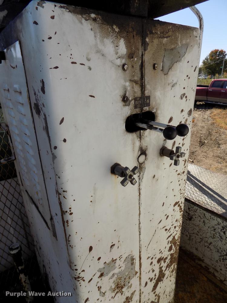 image for item DB8515 1997 GMC C7500 bucket truck