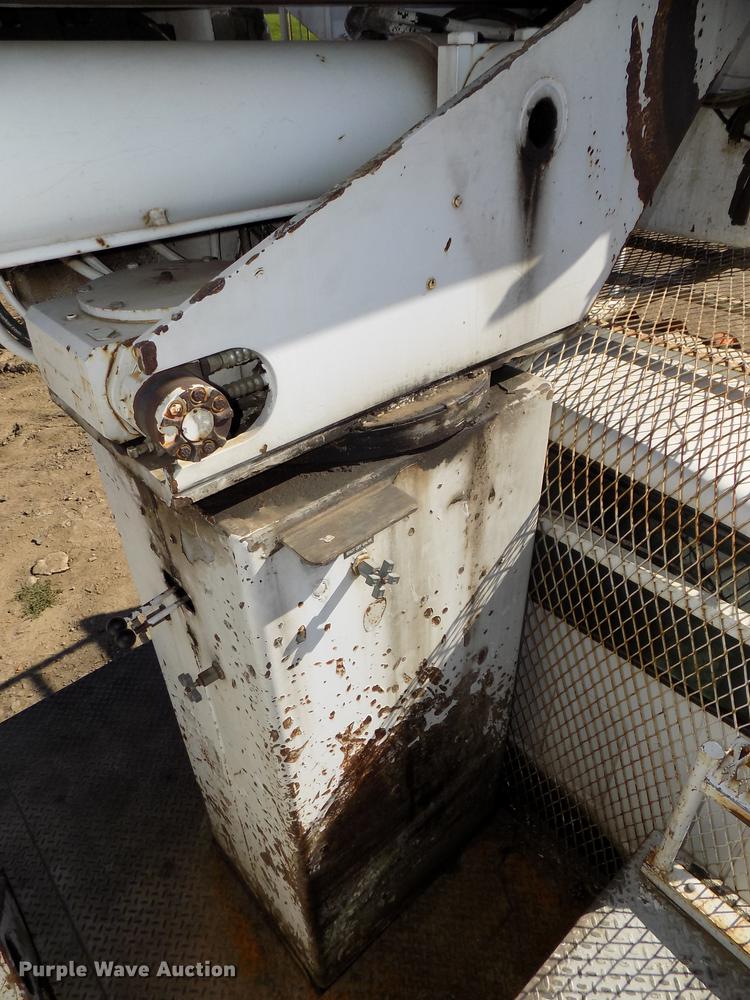 image for item DB8515 1997 GMC C7500 bucket truck