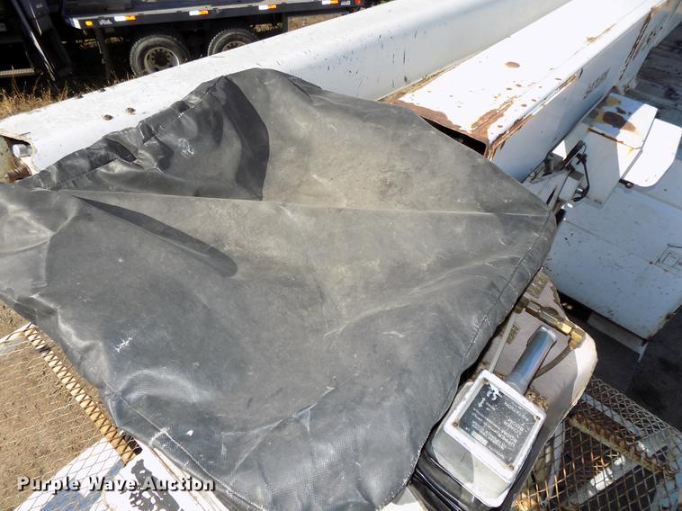 image for item DB8515 1997 GMC C7500 bucket truck