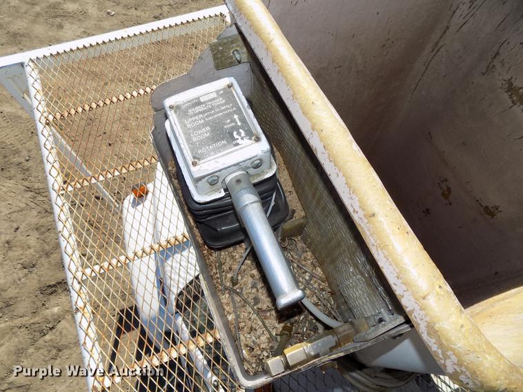 image for item DB8515 1997 GMC C7500 bucket truck