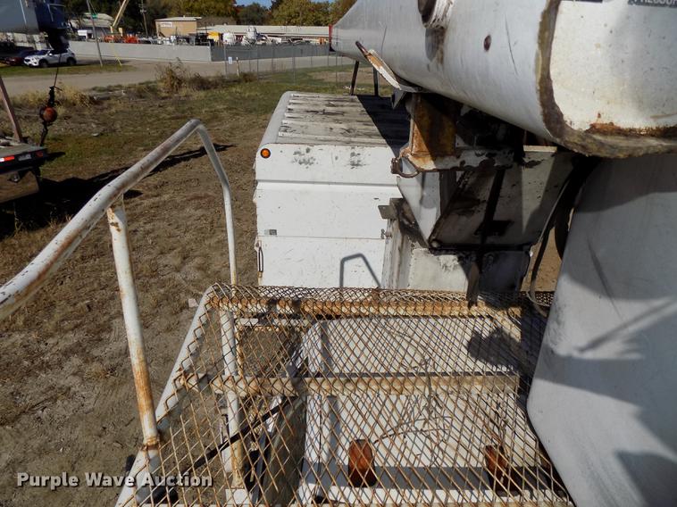 image for item DB8515 1997 GMC C7500 bucket truck