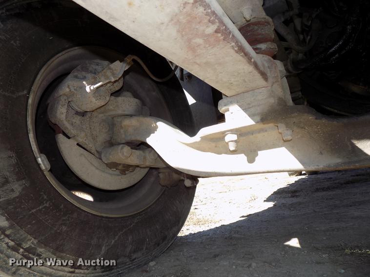 image for item DB8515 1997 GMC C7500 bucket truck