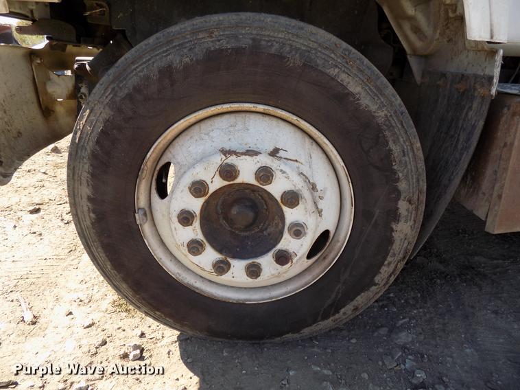 image for item DB8515 1997 GMC C7500 bucket truck