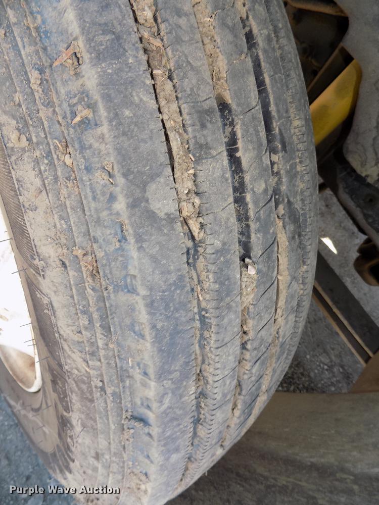 image for item DB8515 1997 GMC C7500 bucket truck