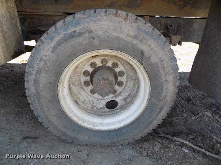 image for item DB8515 1997 GMC C7500 bucket truck