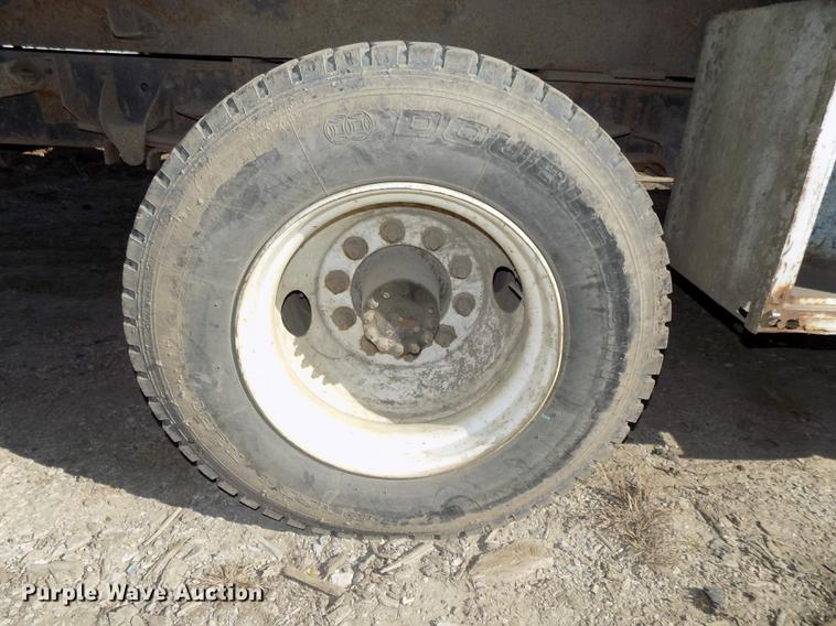 image for item DB8515 1997 GMC C7500 bucket truck