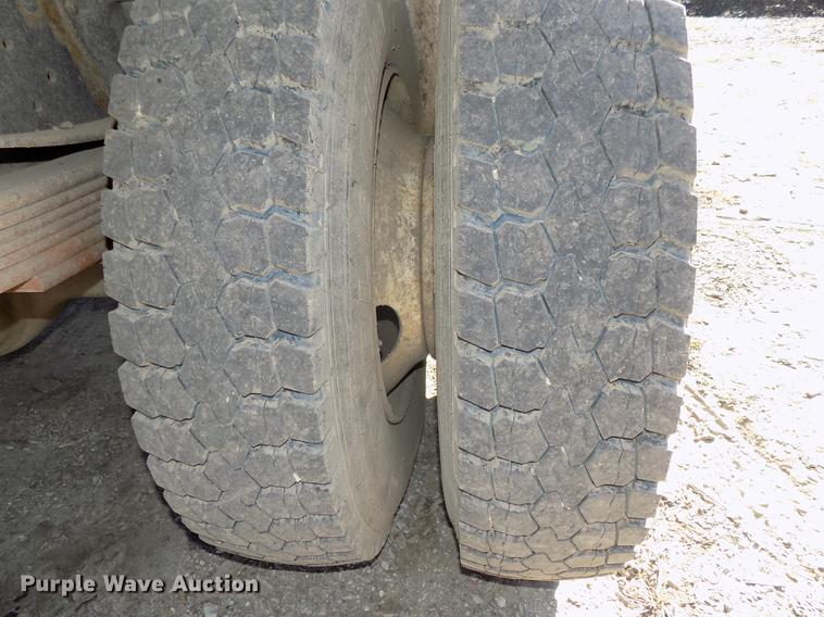 image for item DB8515 1997 GMC C7500 bucket truck