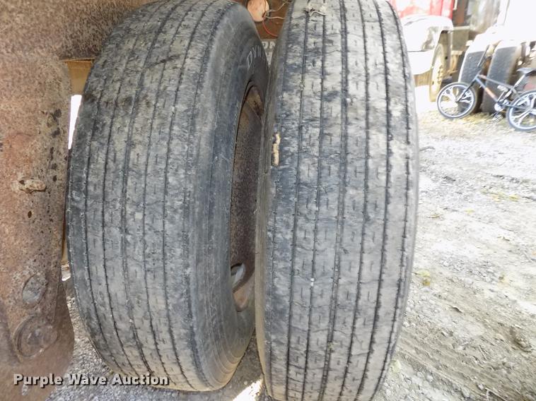 image for item DB8525 1985 Raven end dump pup trailer