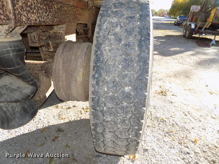 image for item DB8525 1985 Raven end dump pup trailer