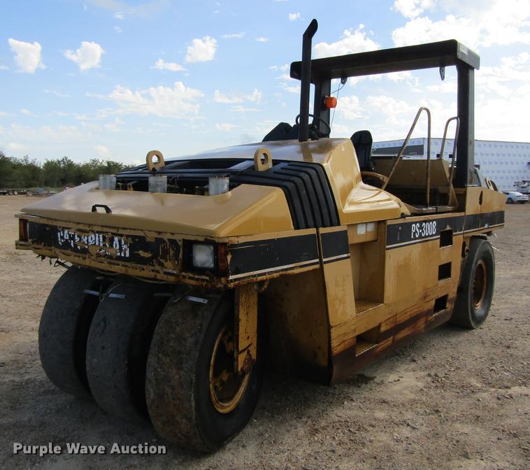 image for item DC0072 1998 Caterpillar PS-300B pneumatic roller