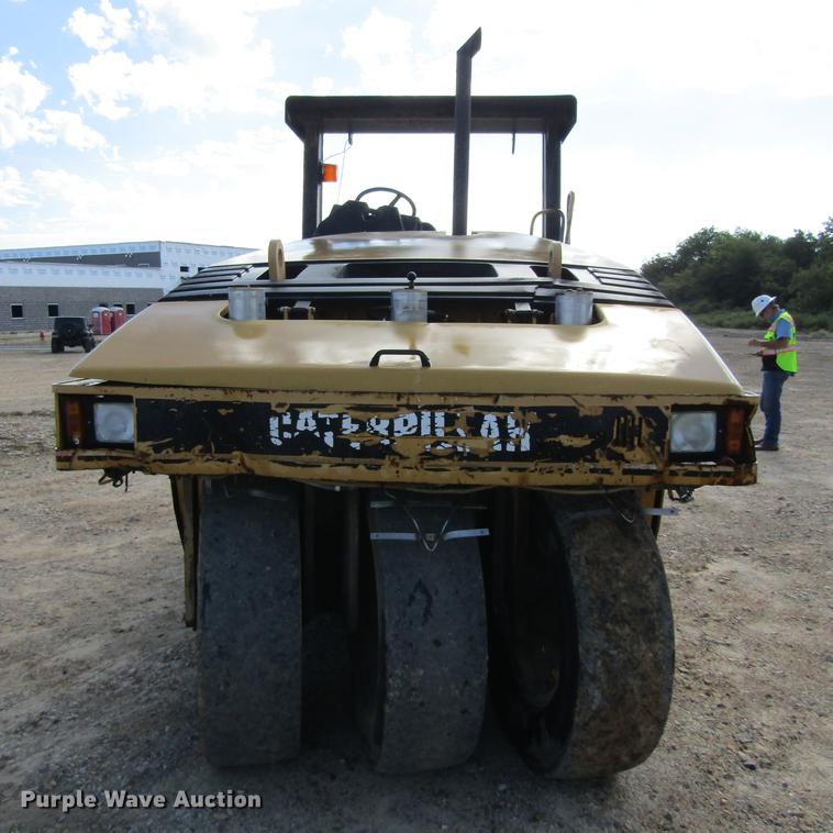 image for item DC0072 1998 Caterpillar PS-300B pneumatic roller