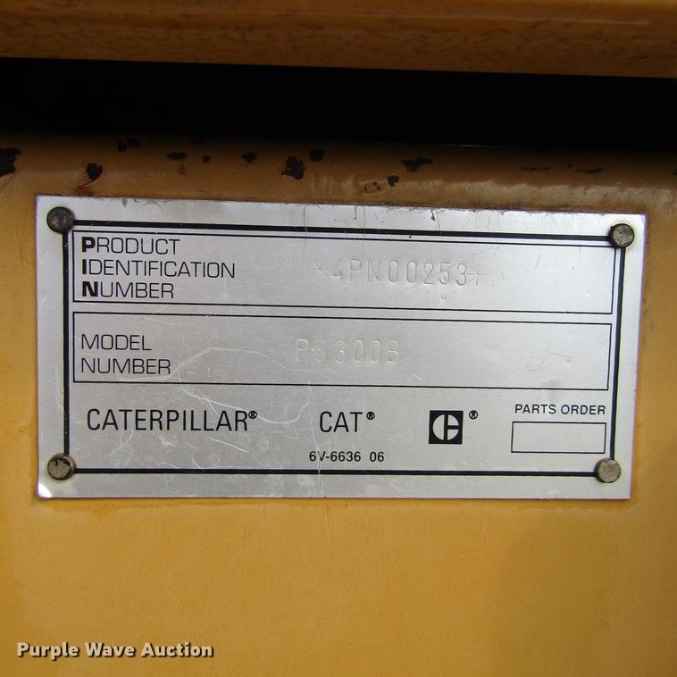 image for item DC0072 1998 Caterpillar PS-300B pneumatic roller