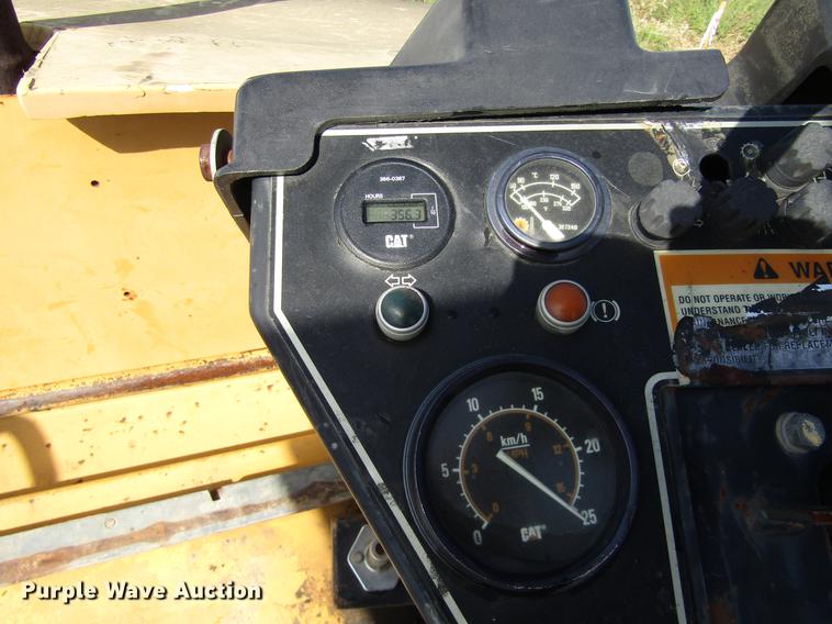 image for item DC0072 1998 Caterpillar PS-300B pneumatic roller