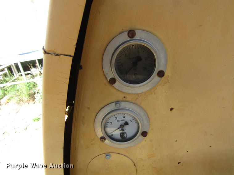 image for item DC0072 1998 Caterpillar PS-300B pneumatic roller