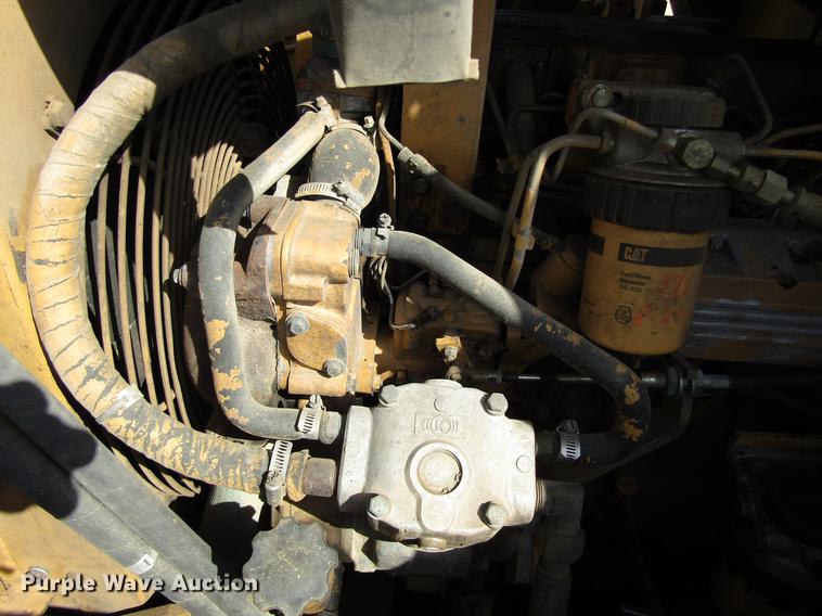 image for item DC0072 1998 Caterpillar PS-300B pneumatic roller