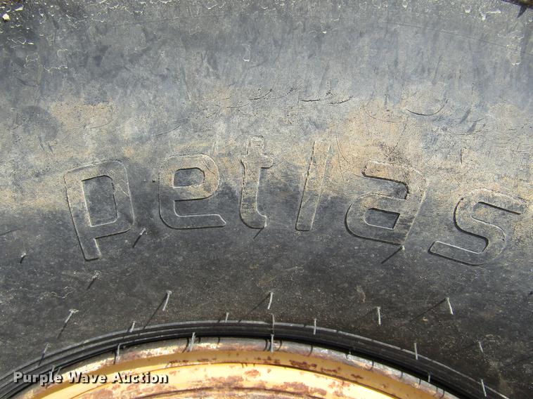 image for item DC0072 1998 Caterpillar PS-300B pneumatic roller