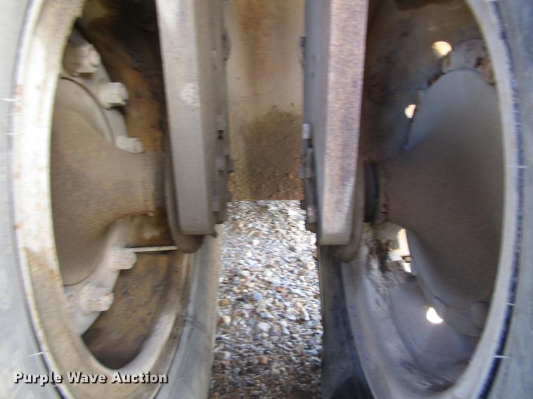 image for item DC0072 1998 Caterpillar PS-300B pneumatic roller