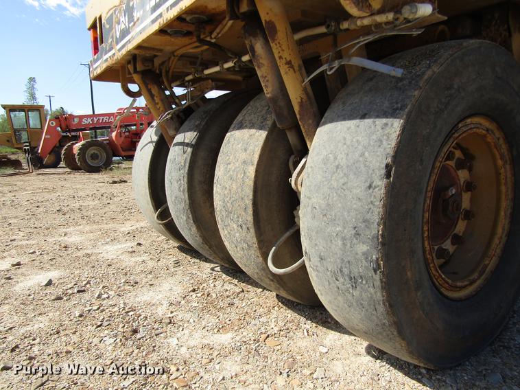 image for item DC0072 1998 Caterpillar PS-300B pneumatic roller