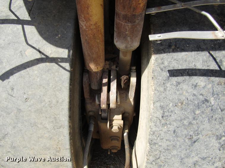 image for item DC0072 1998 Caterpillar PS-300B pneumatic roller