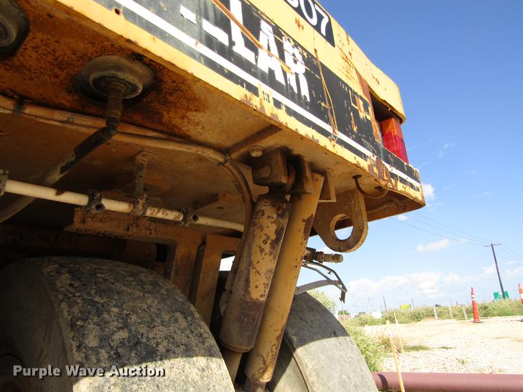 image for item DC0072 1998 Caterpillar PS-300B pneumatic roller