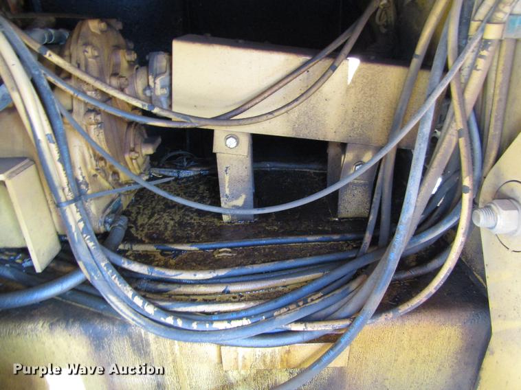 image for item DC0072 1998 Caterpillar PS-300B pneumatic roller