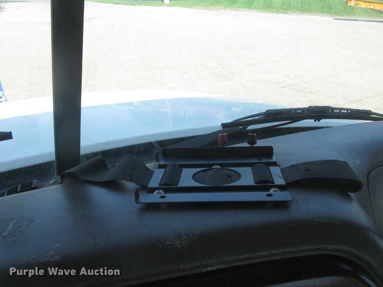 image for item DC1306 2006 Mack CH600 semi truck