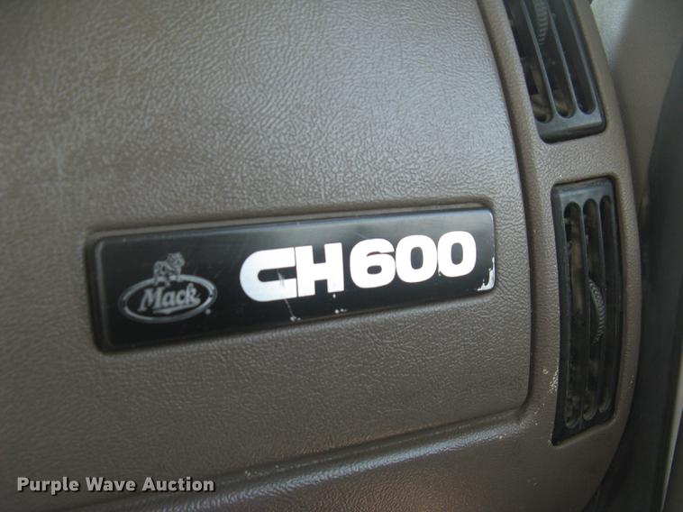 image for item DC1306 2006 Mack CH600 semi truck