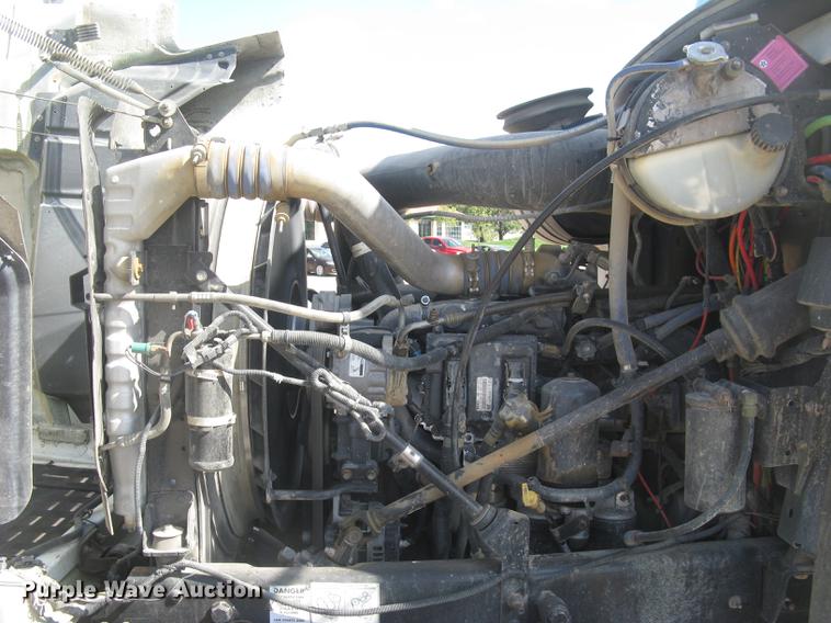 image for item DC1306 2006 Mack CH600 semi truck