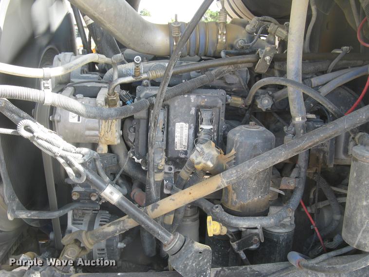 image for item DC1306 2006 Mack CH600 semi truck