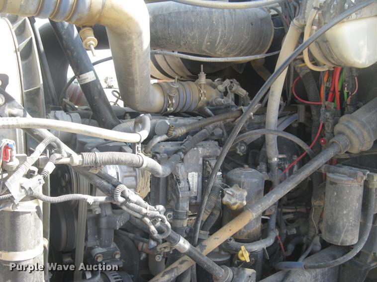 image for item DC1306 2006 Mack CH600 semi truck