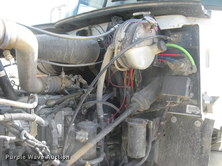 image for item DC1306 2006 Mack CH600 semi truck