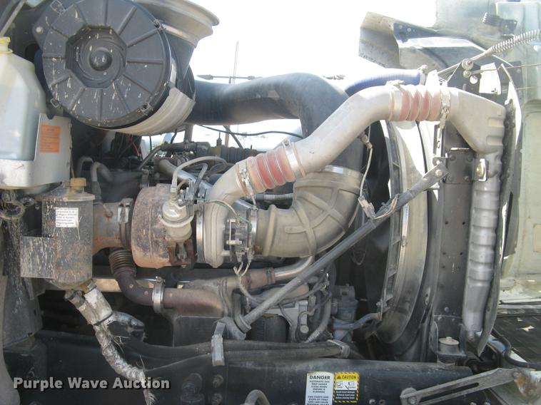 image for item DC1306 2006 Mack CH600 semi truck