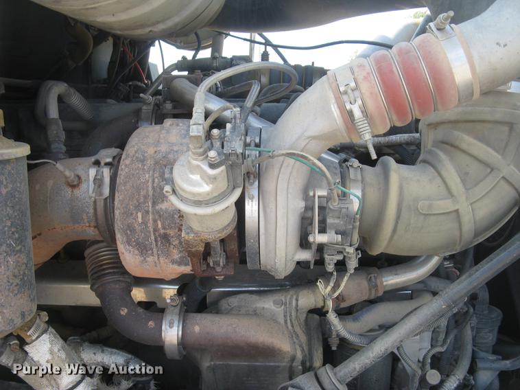 image for item DC1306 2006 Mack CH600 semi truck