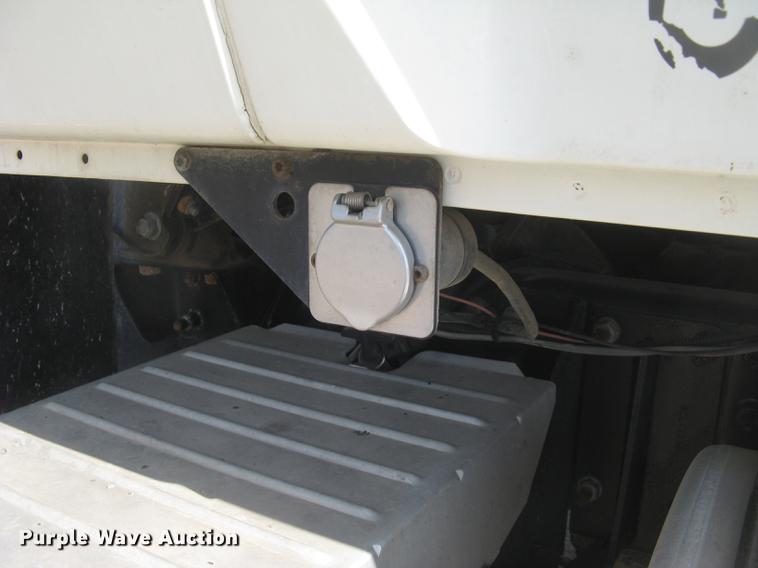 image for item DC1306 2006 Mack CH600 semi truck