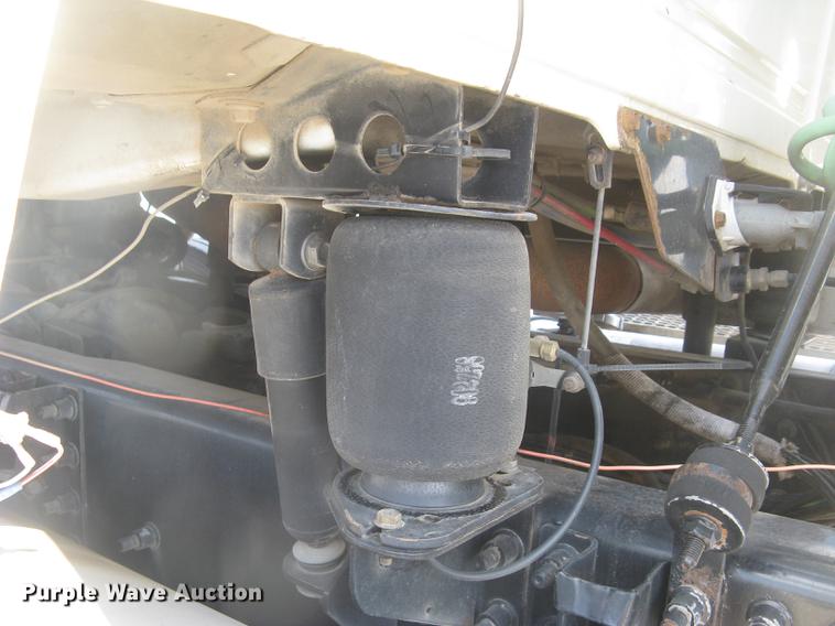 image for item DC1306 2006 Mack CH600 semi truck