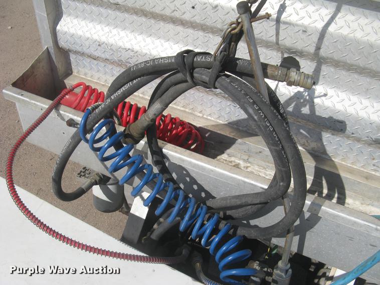 image for item DC1306 2006 Mack CH600 semi truck