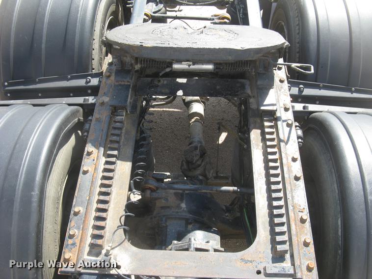 image for item DC1306 2006 Mack CH600 semi truck