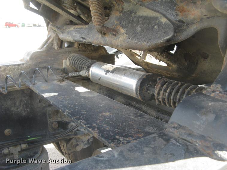 image for item DC1306 2006 Mack CH600 semi truck