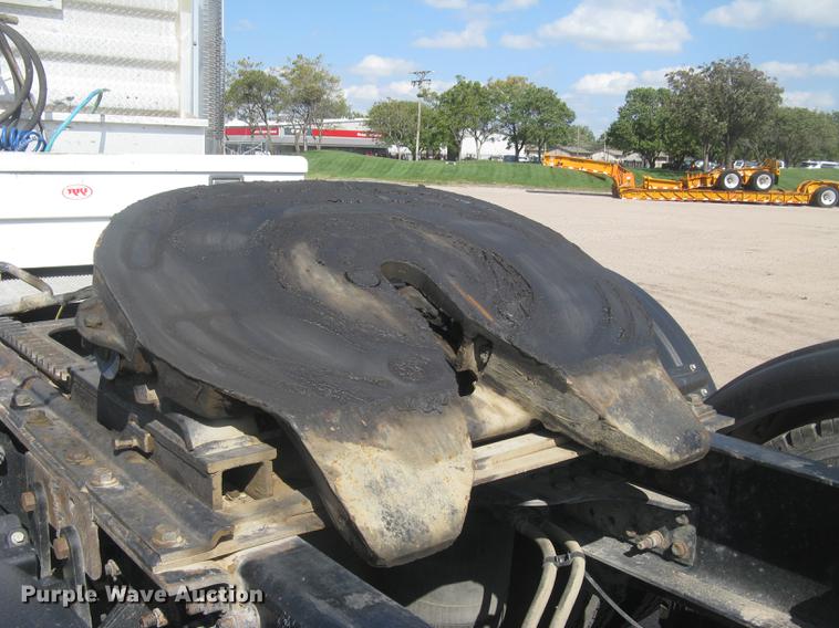 image for item DC1306 2006 Mack CH600 semi truck