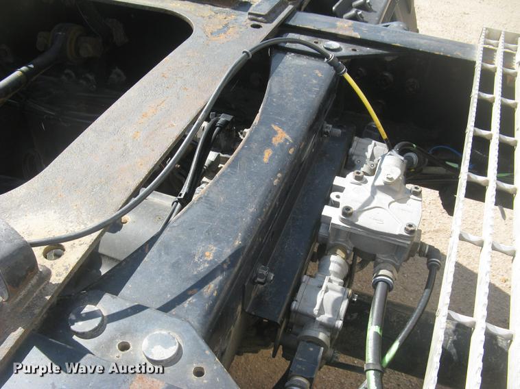 image for item DC1306 2006 Mack CH600 semi truck