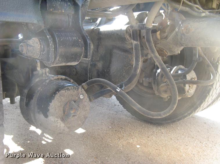 image for item DC1306 2006 Mack CH600 semi truck