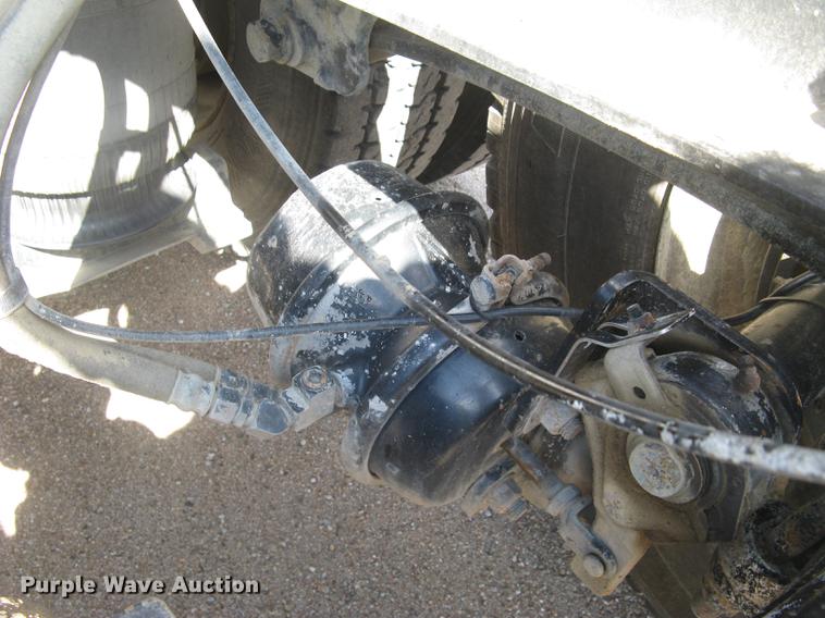 image for item DC1306 2006 Mack CH600 semi truck