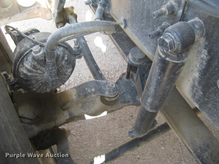 image for item DC1306 2006 Mack CH600 semi truck