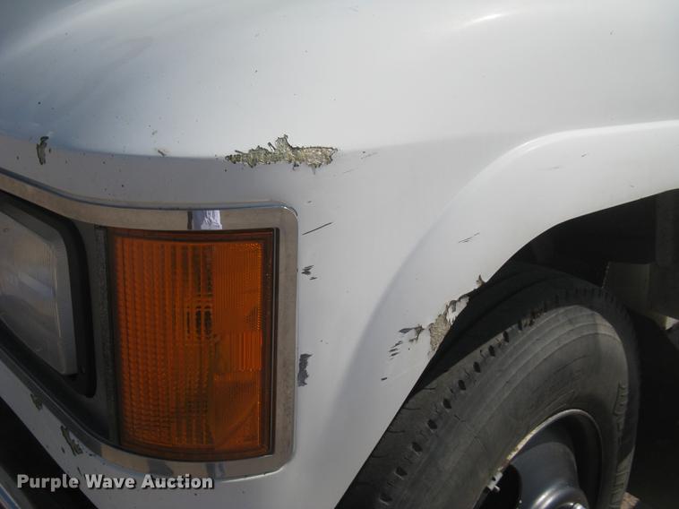 image for item DC1306 2006 Mack CH600 semi truck