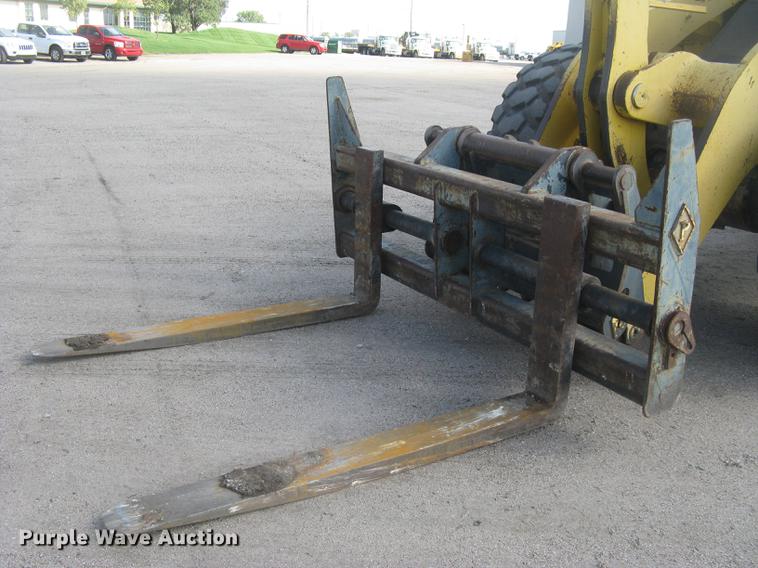 image for item DC1307 2005 Komatsu WA380-5L wheel loader