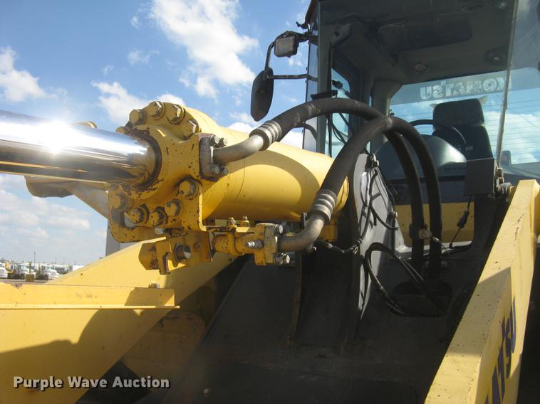 image for item DC1307 2005 Komatsu WA380-5L wheel loader