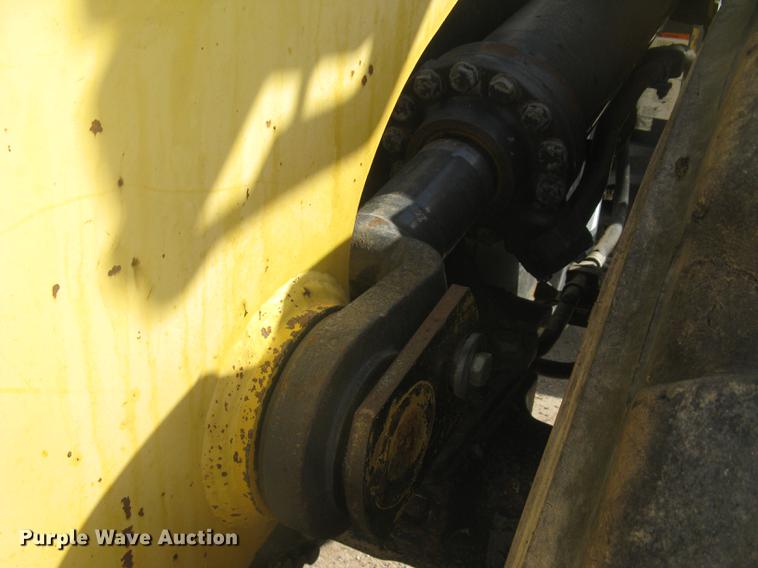 image for item DC1307 2005 Komatsu WA380-5L wheel loader