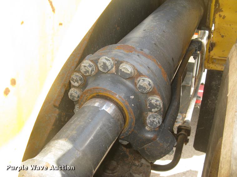 image for item DC1307 2005 Komatsu WA380-5L wheel loader